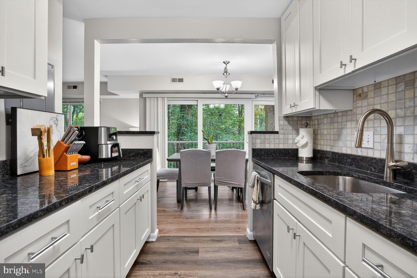 YORKTOWNE SQUARE - Residential
