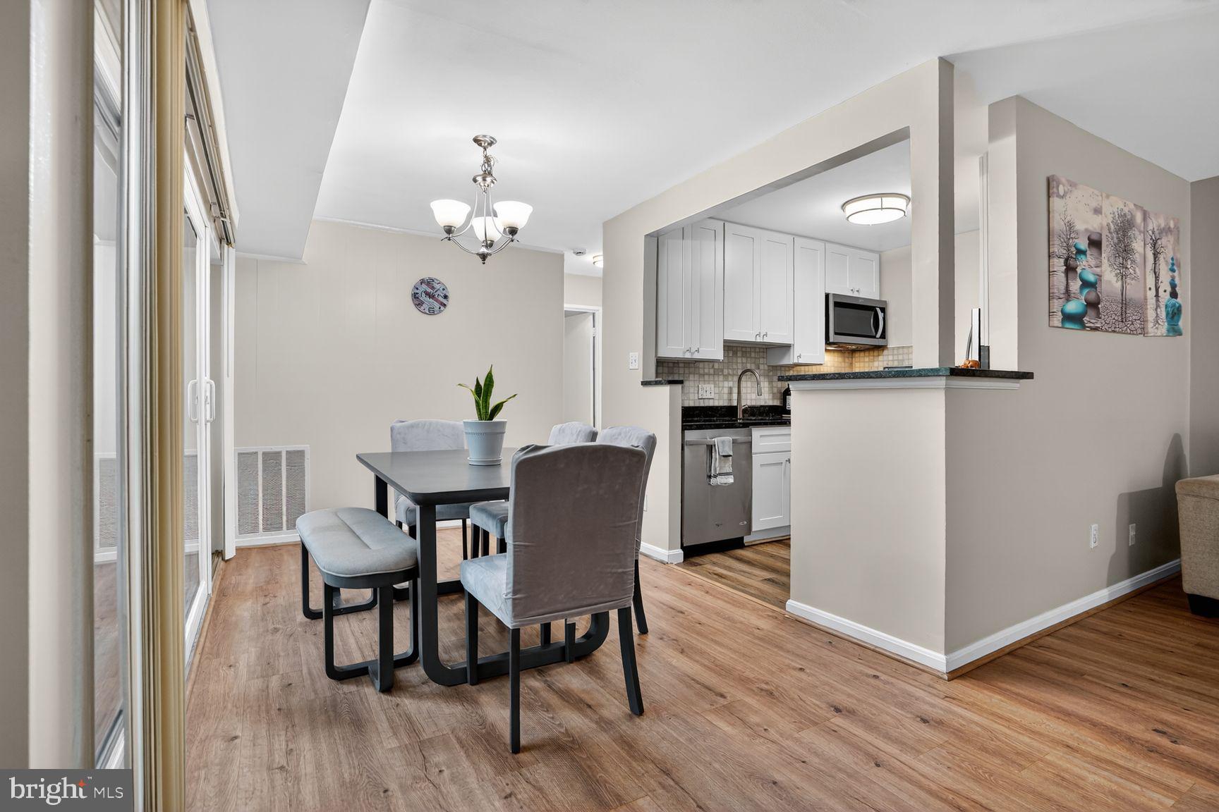 YORKTOWNE SQUARE - Residential