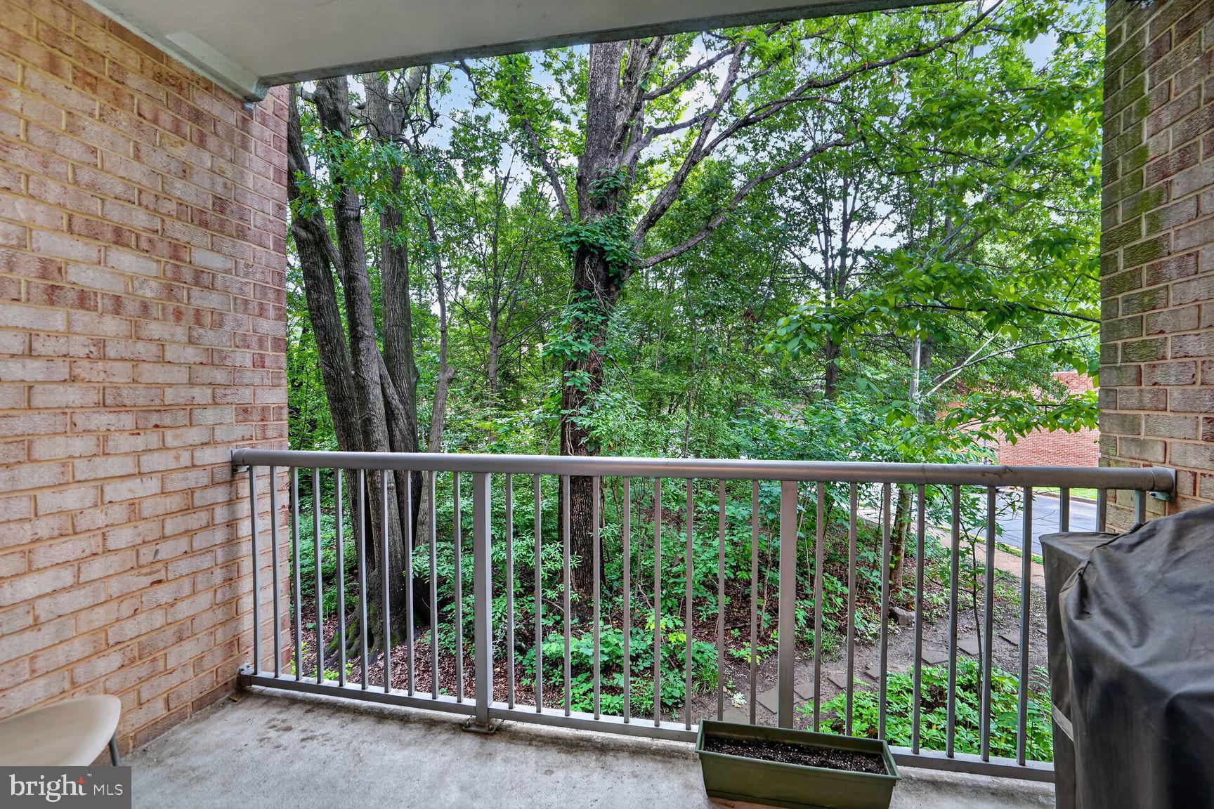 YORKTOWNE SQUARE - Residential