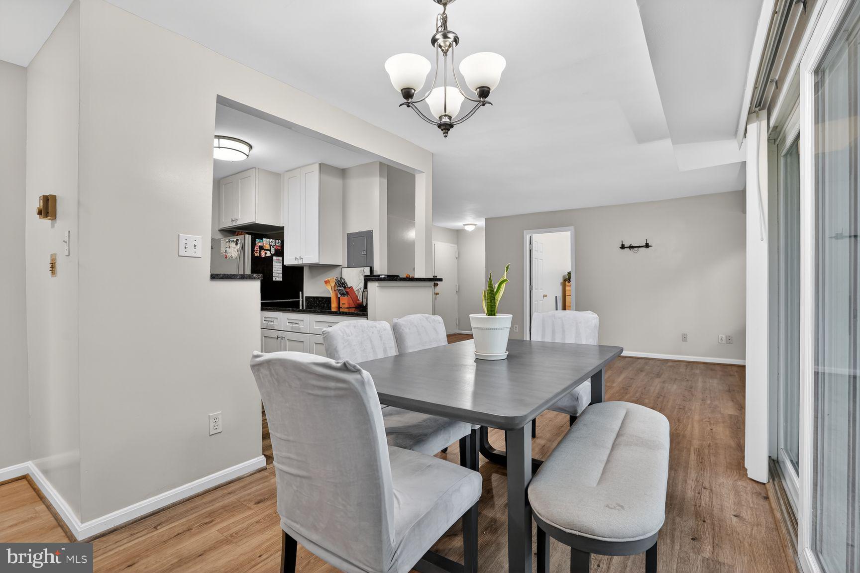 YORKTOWNE SQUARE - Residential