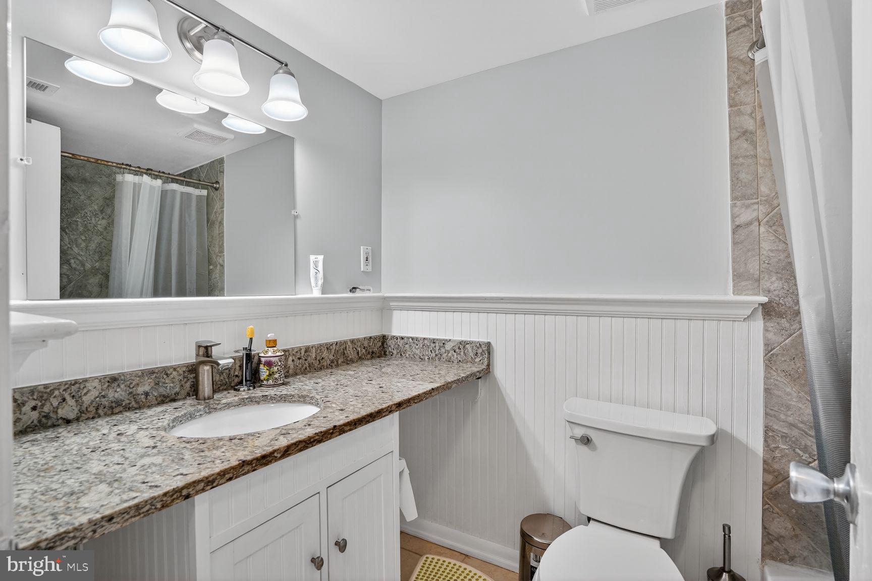 YORKTOWNE SQUARE - Residential