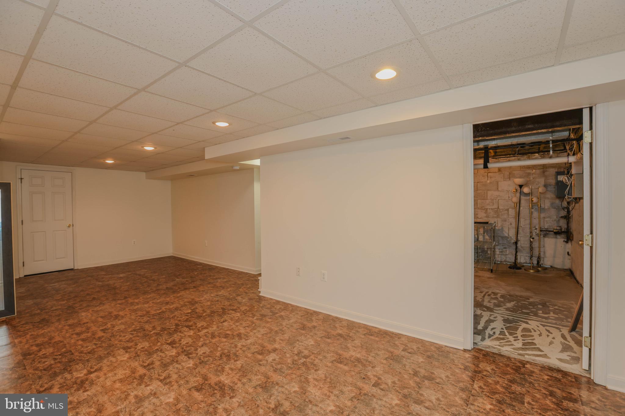 HUNTERS RUN - Residential Lease