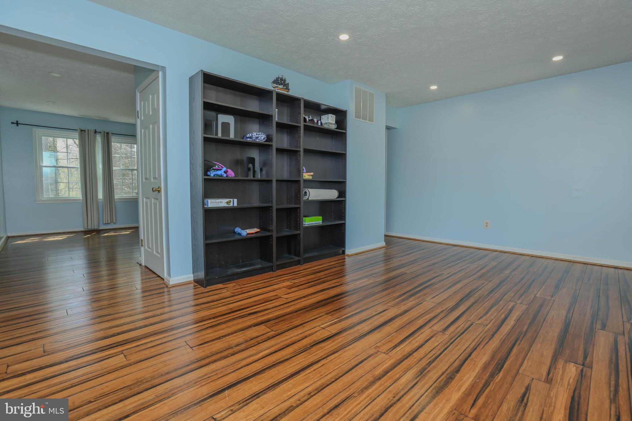 HUNTERS RUN - Residential Lease
