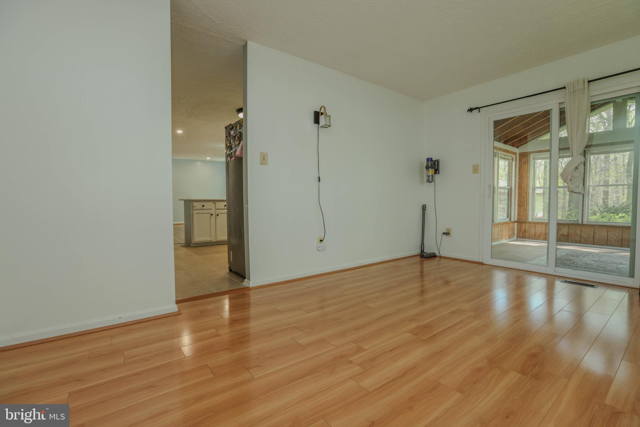 HUNTERS RUN - Residential Lease