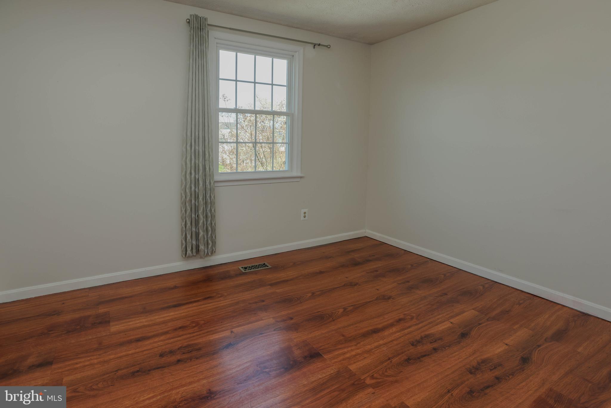 HUNTERS RUN - Residential Lease