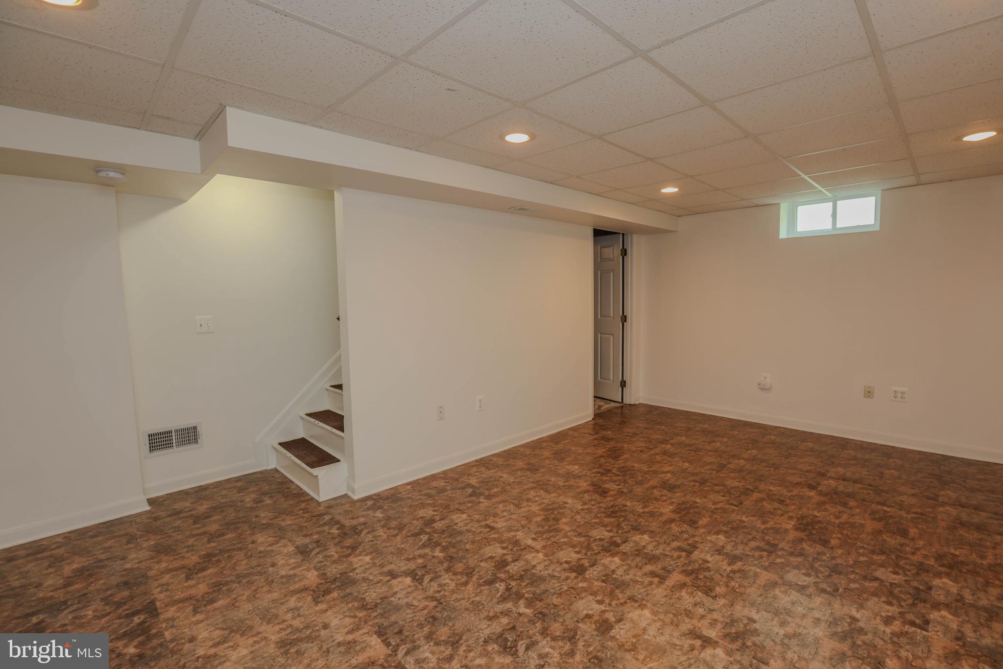 HUNTERS RUN - Residential Lease