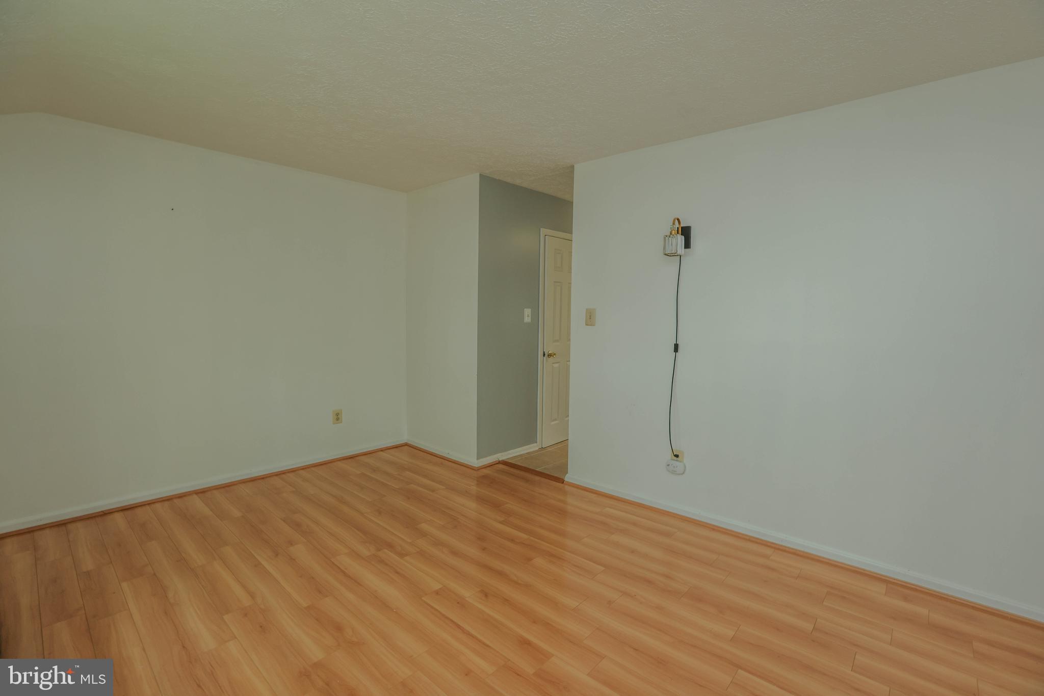 HUNTERS RUN - Residential Lease