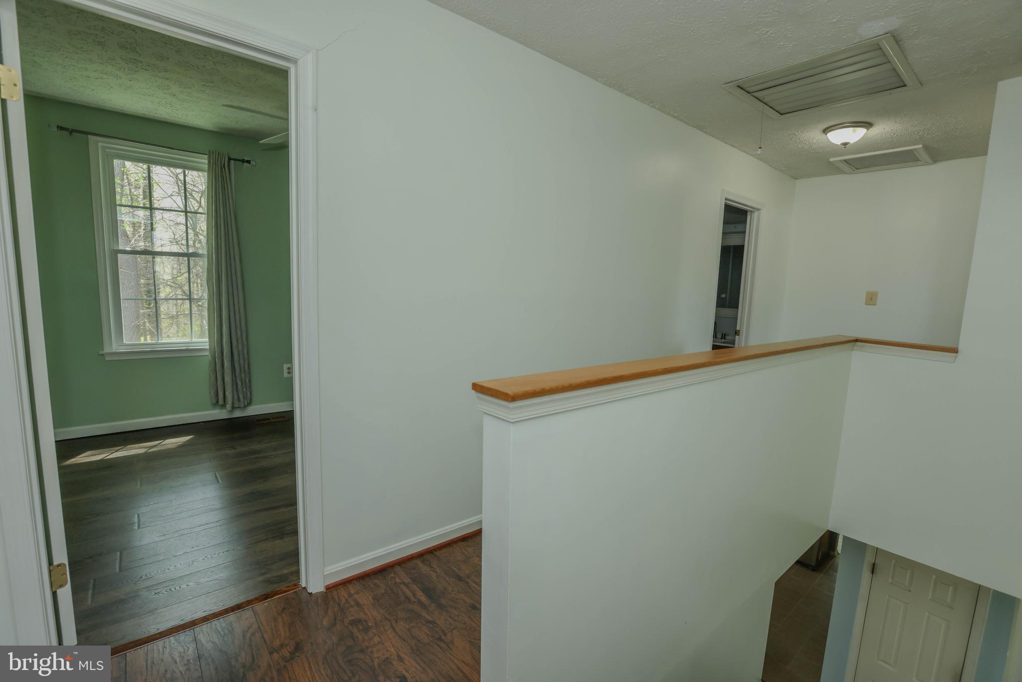 HUNTERS RUN - Residential Lease