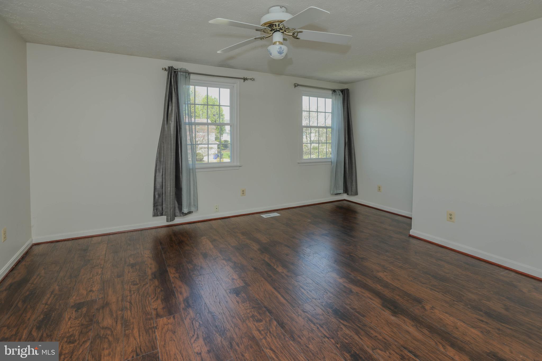 HUNTERS RUN - Residential Lease