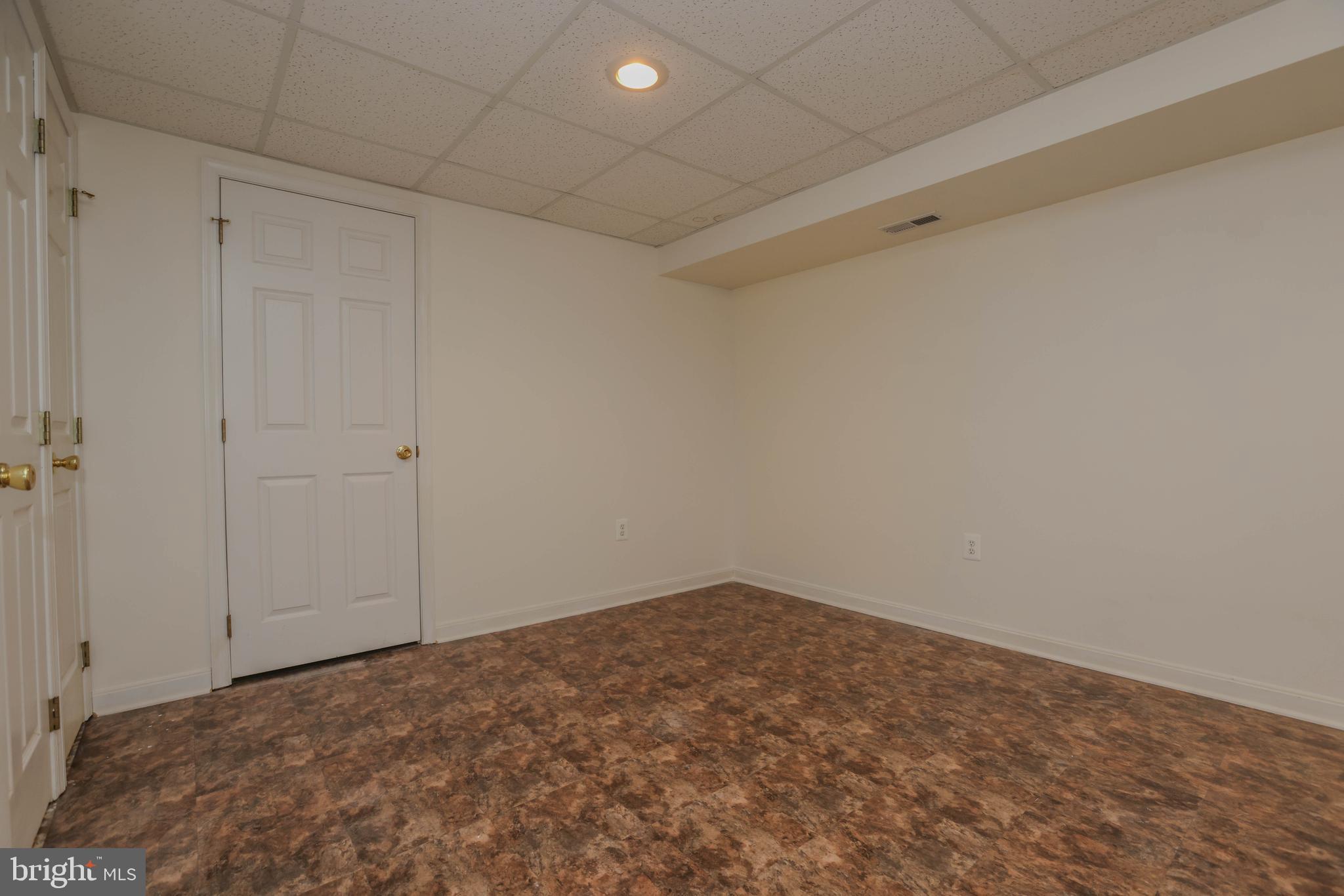 HUNTERS RUN - Residential Lease