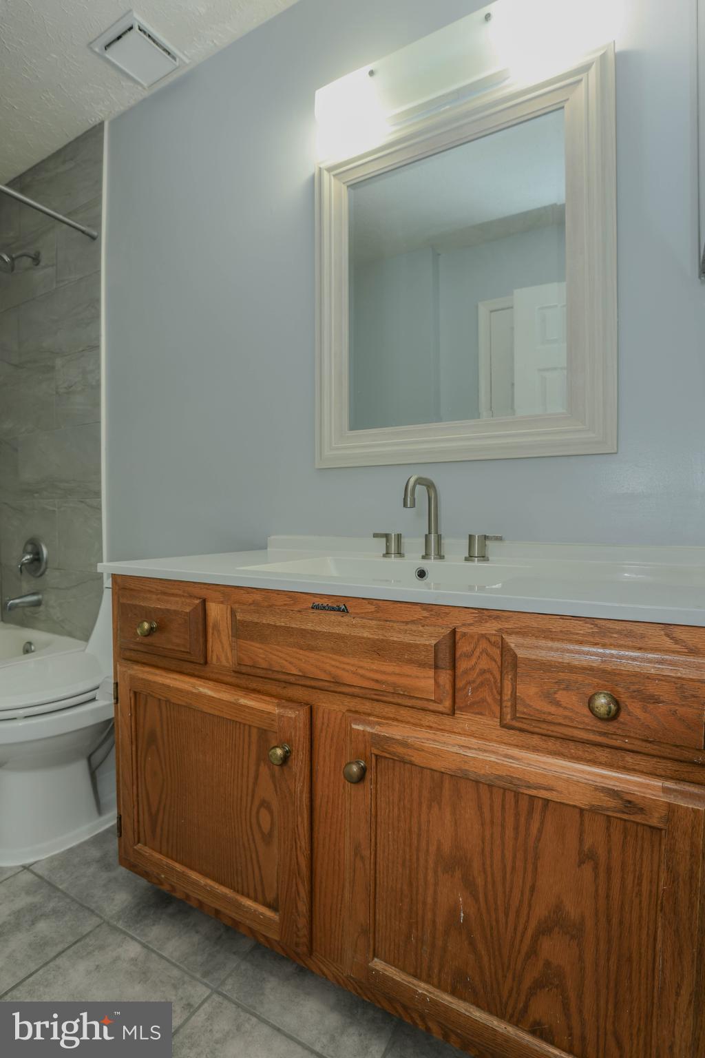 HUNTERS RUN - Residential Lease