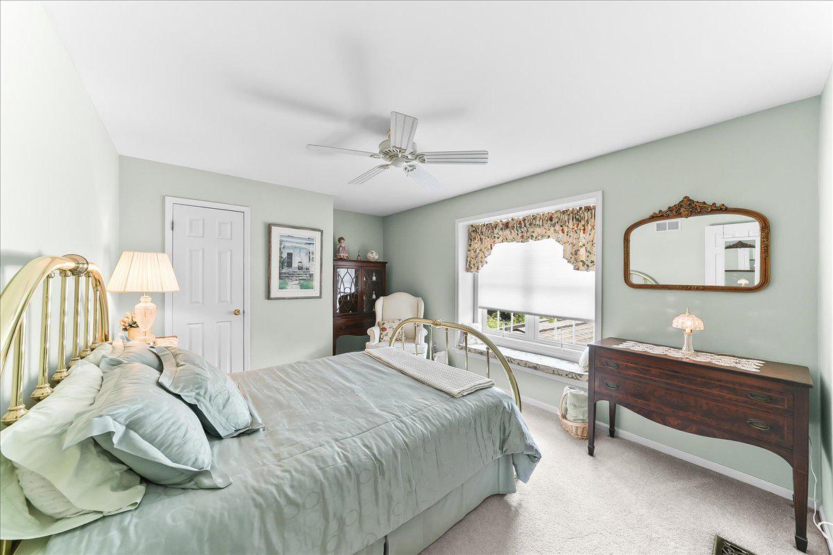 TWIN HILLS - Residential