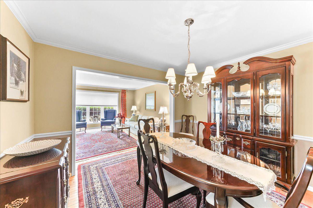TWIN HILLS - Residential