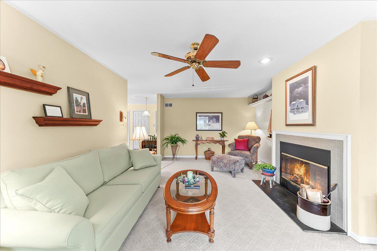 TWIN HILLS - Residential