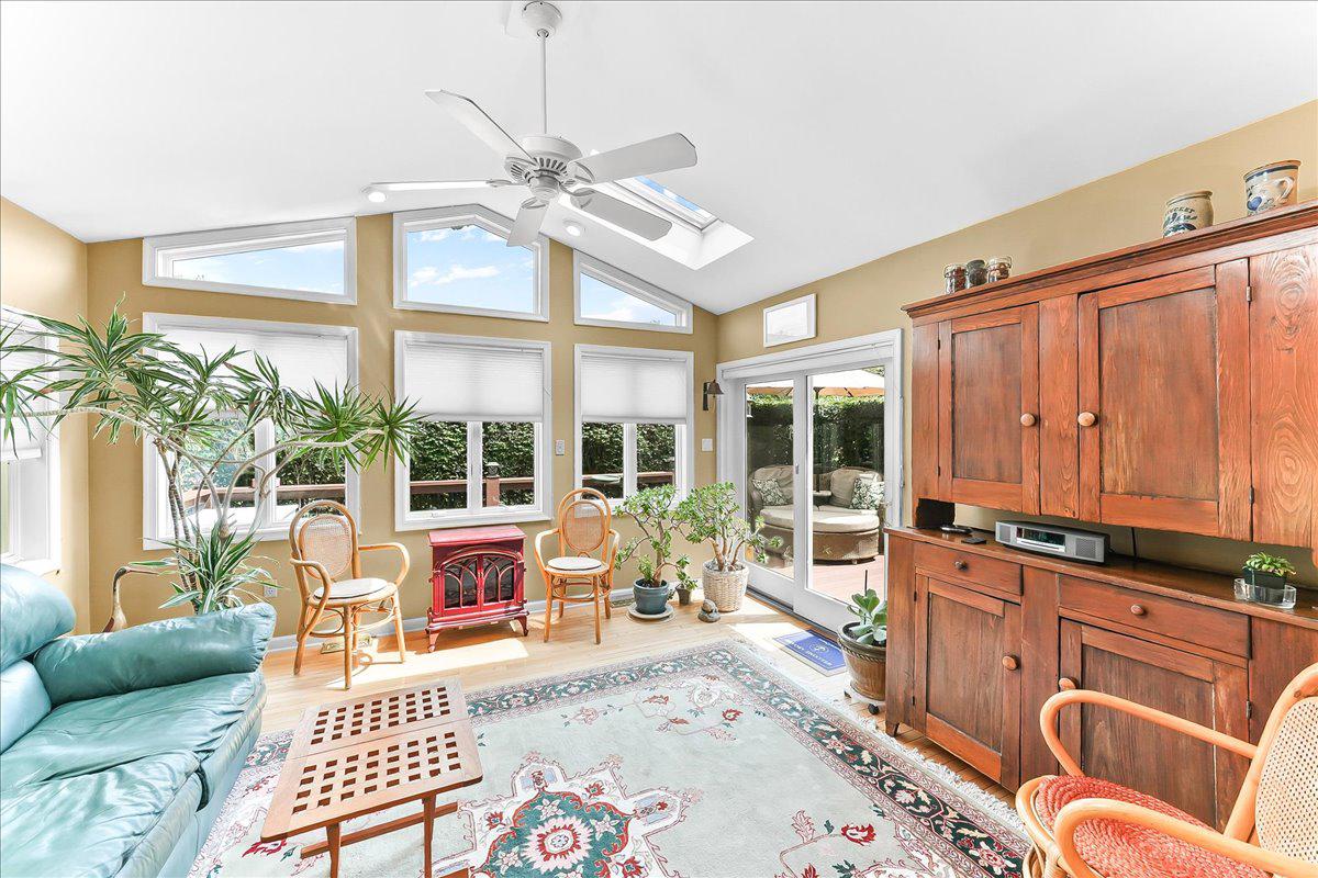 TWIN HILLS - Residential