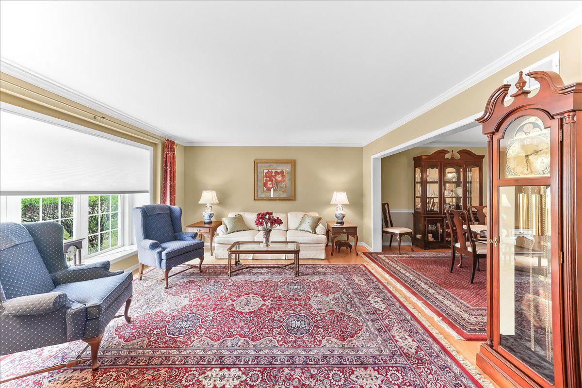 TWIN HILLS - Residential