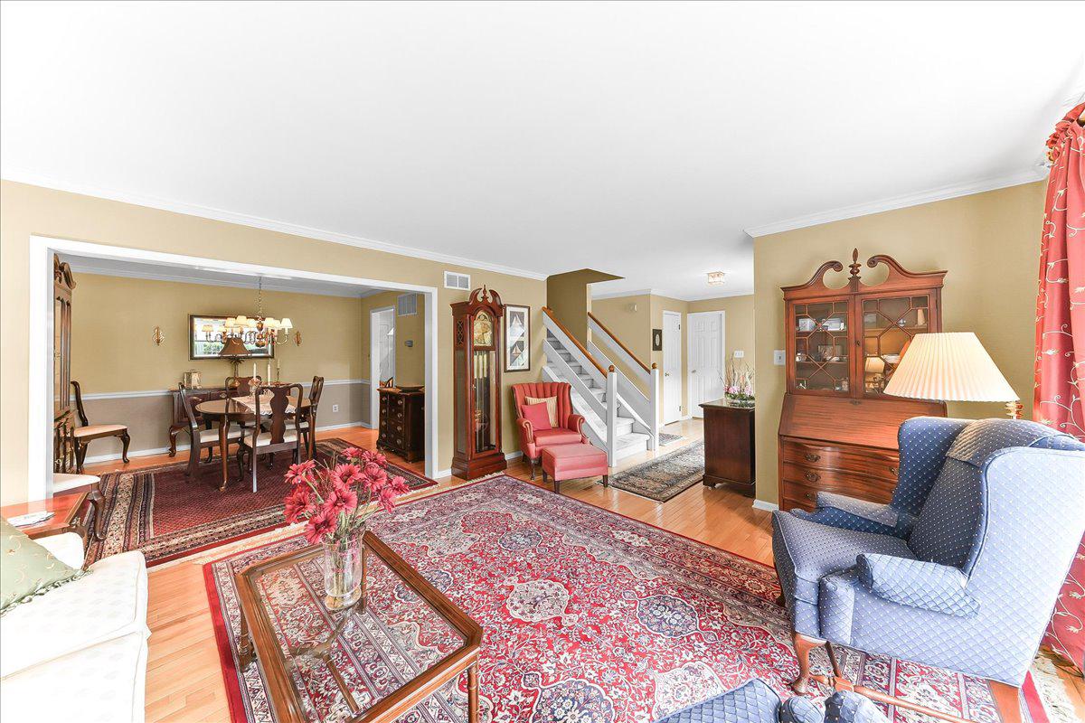 TWIN HILLS - Residential