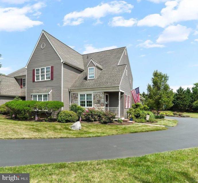 TWIN HILLS - Residential