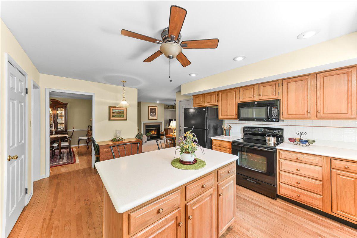TWIN HILLS - Residential