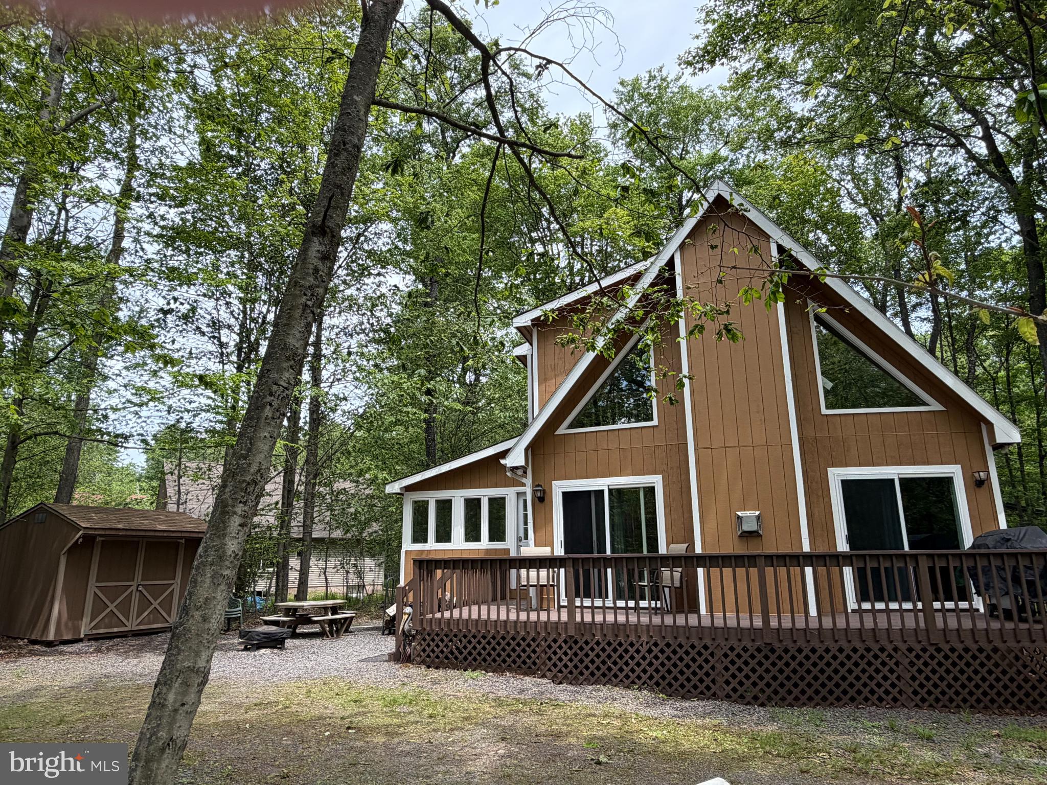 ARROWHEAD LAKE - Residential