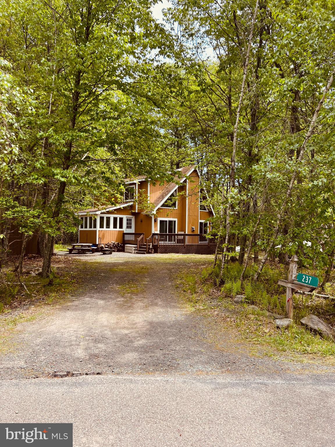 ARROWHEAD LAKE - Residential