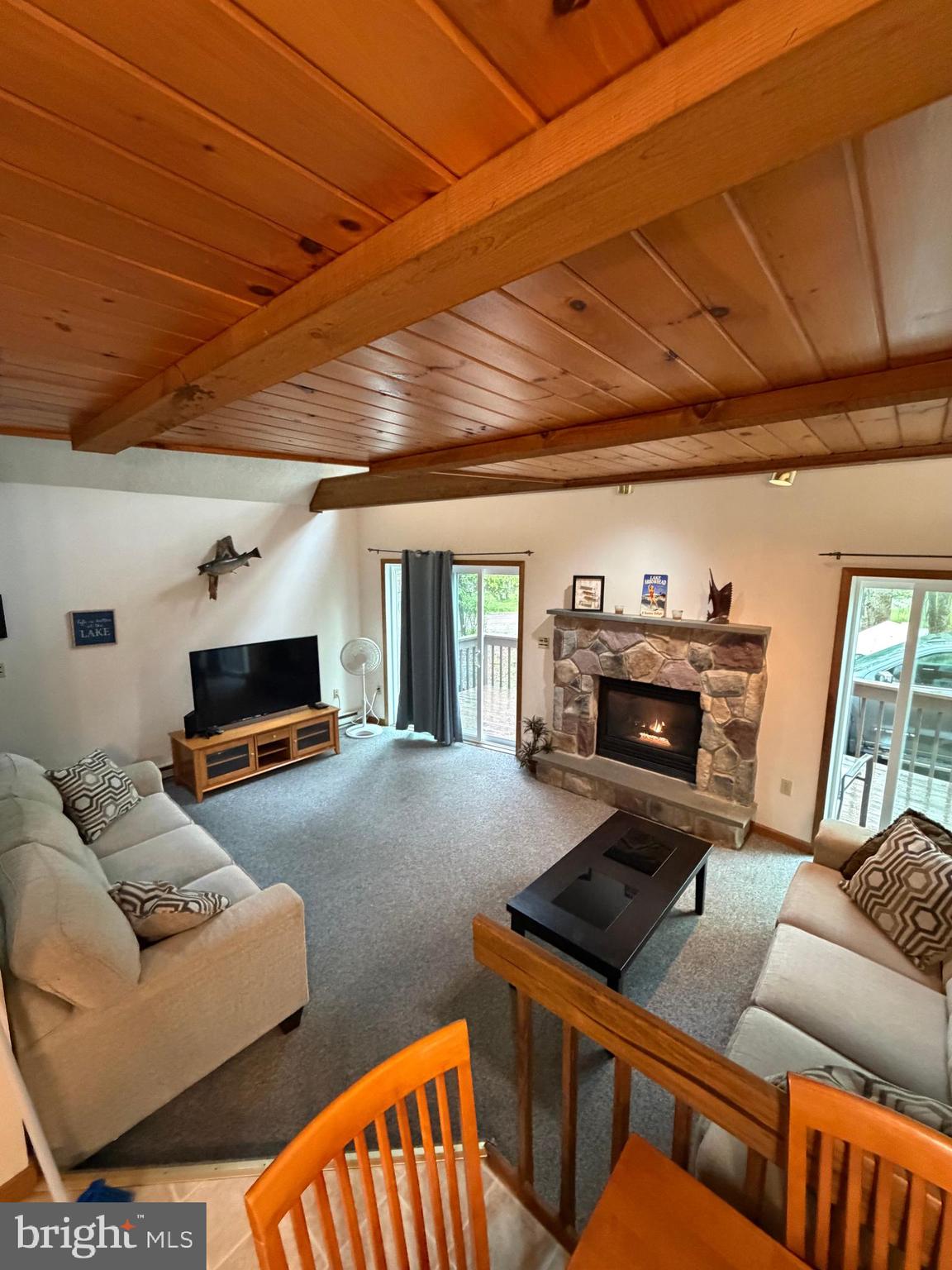 ARROWHEAD LAKE - Residential