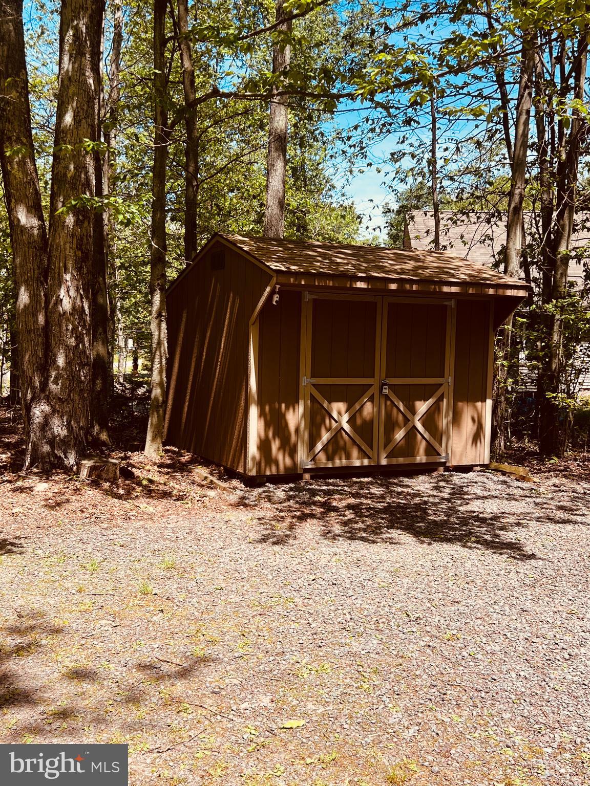 ARROWHEAD LAKE - Residential