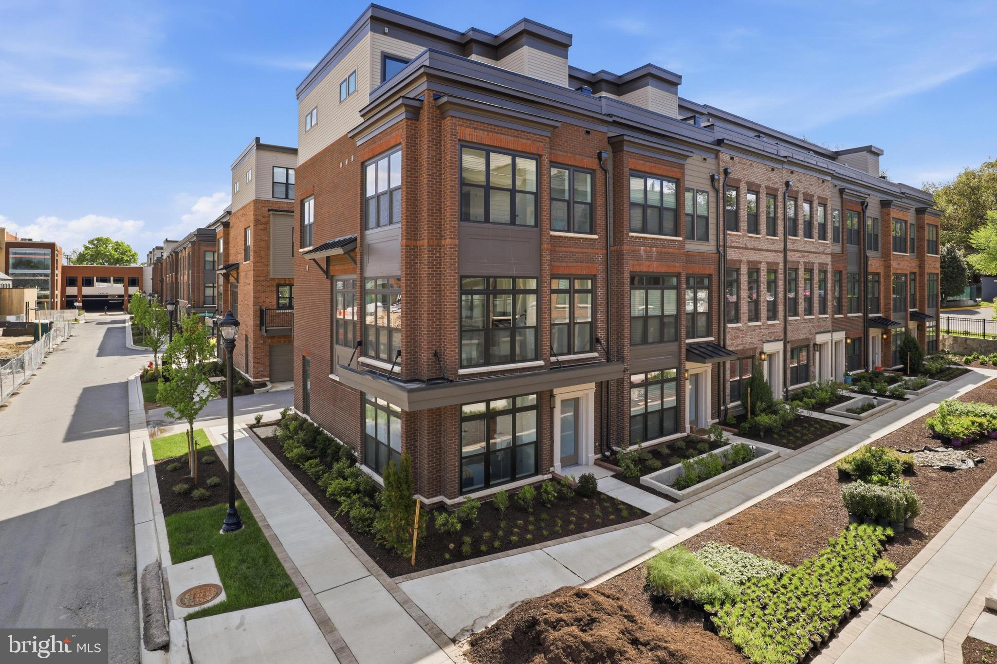 WESTBARD SQUARE - Residential