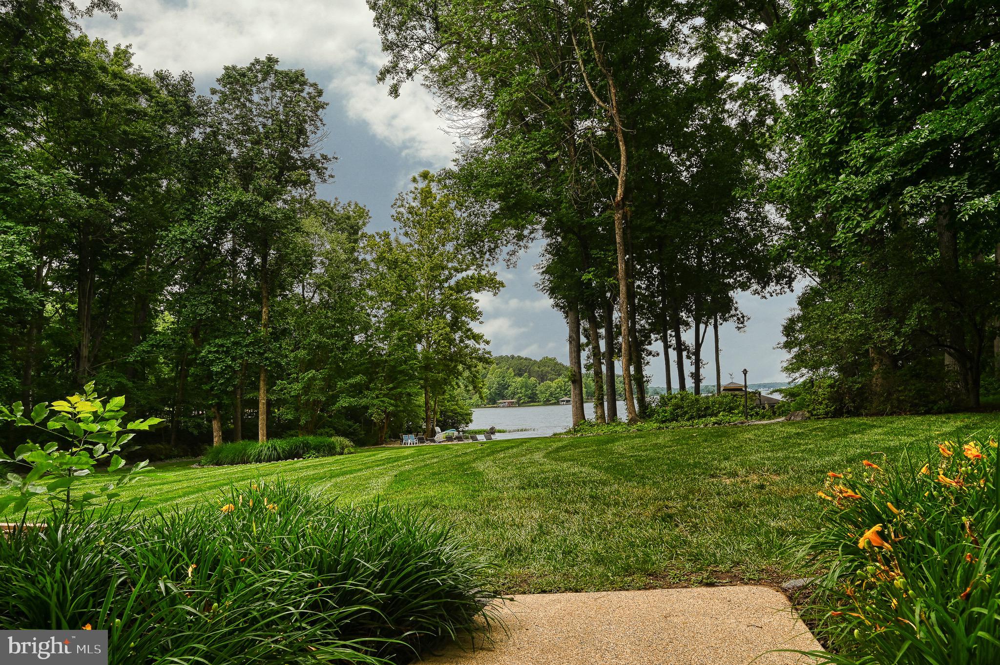 ROCKLAND CREEK ESTATES - Residential