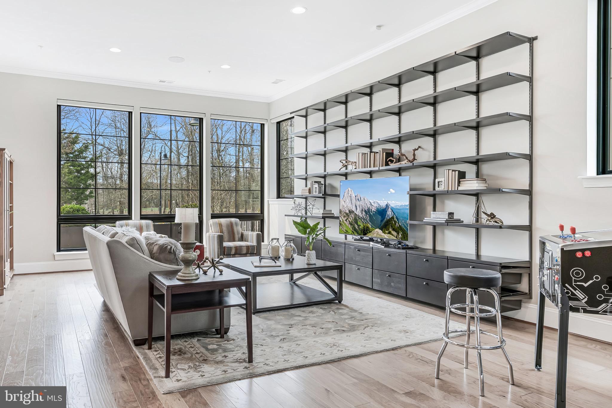 ONE LOUDOUN - Residential