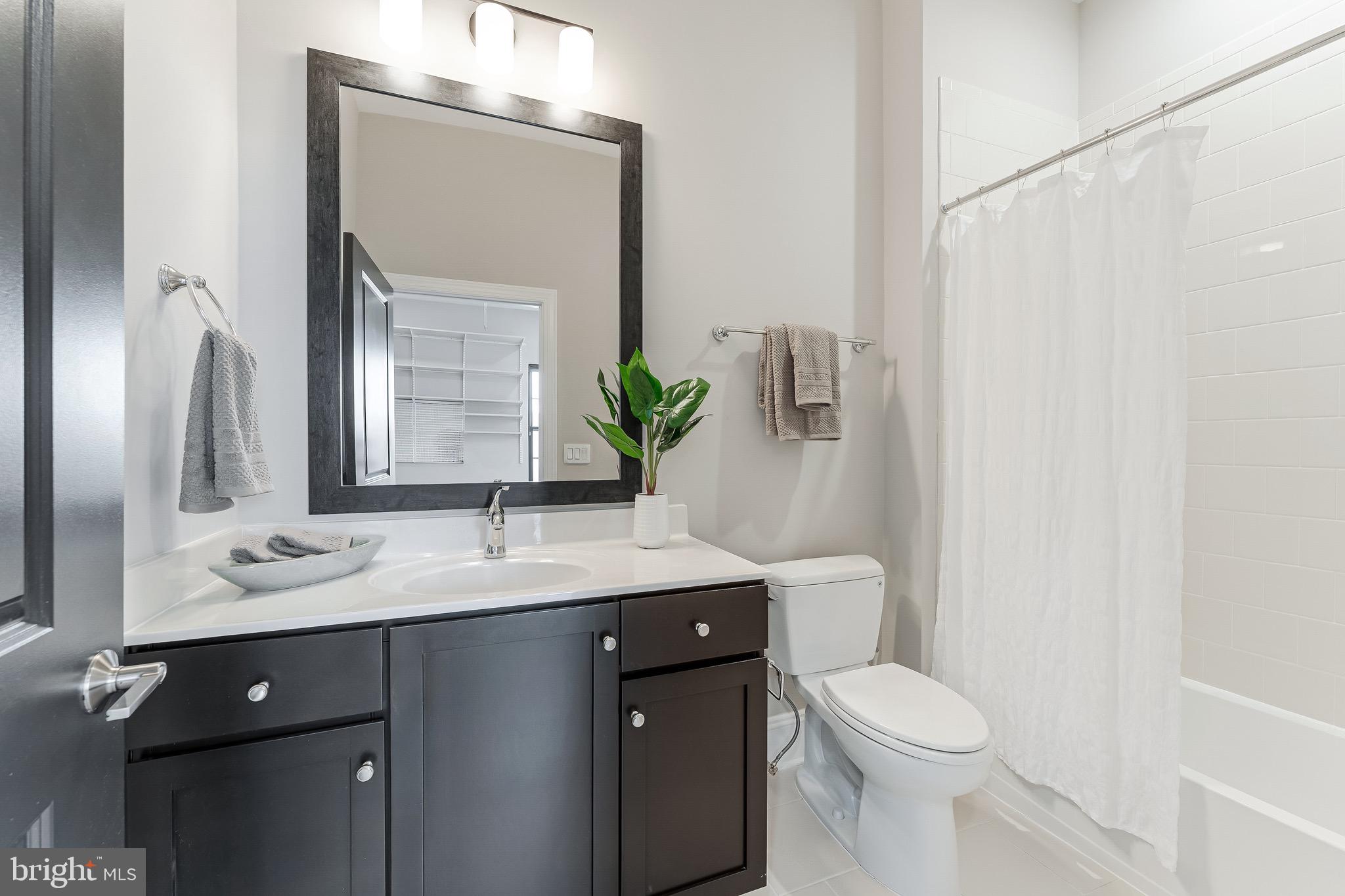 ONE LOUDOUN - Residential