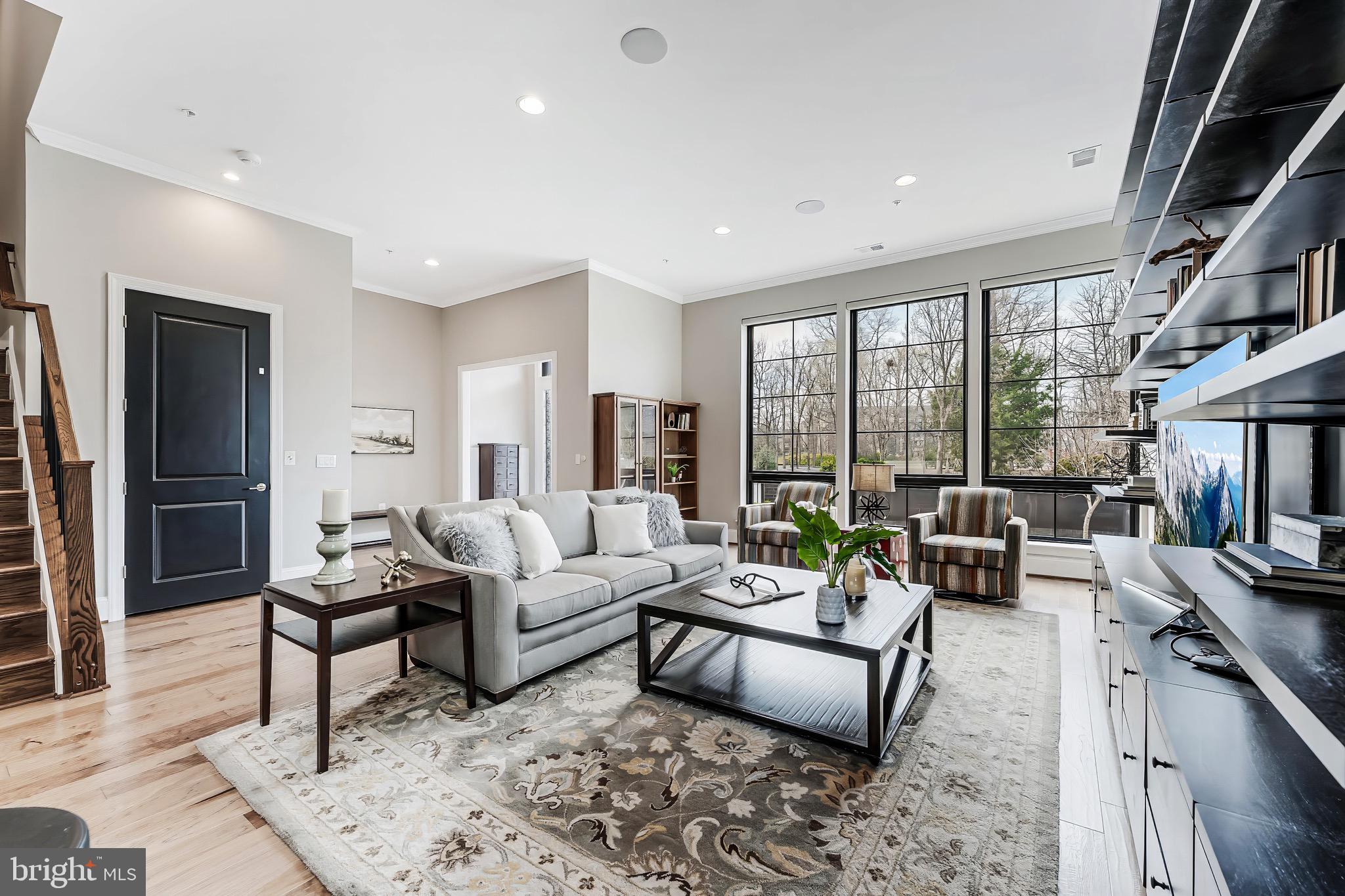 ONE LOUDOUN - Residential