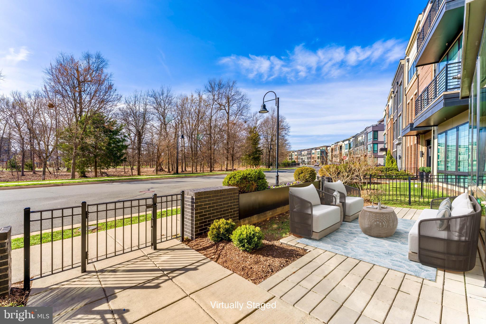 ONE LOUDOUN - Residential