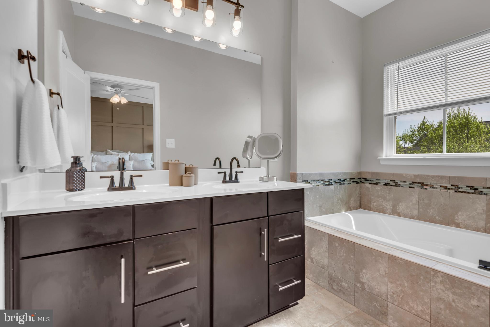 CREEKSIDE VILLAGE - Residential