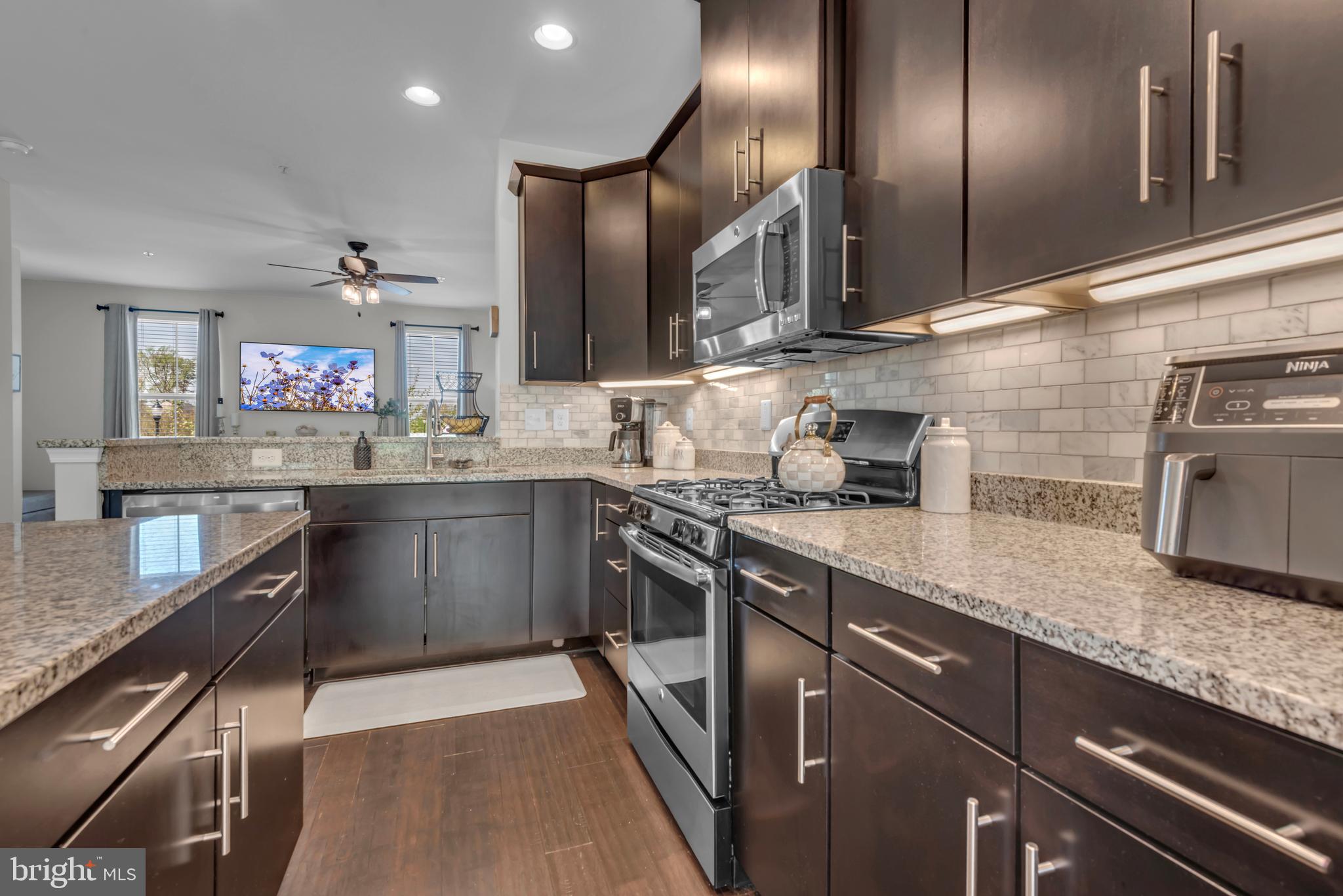 CREEKSIDE VILLAGE - Residential