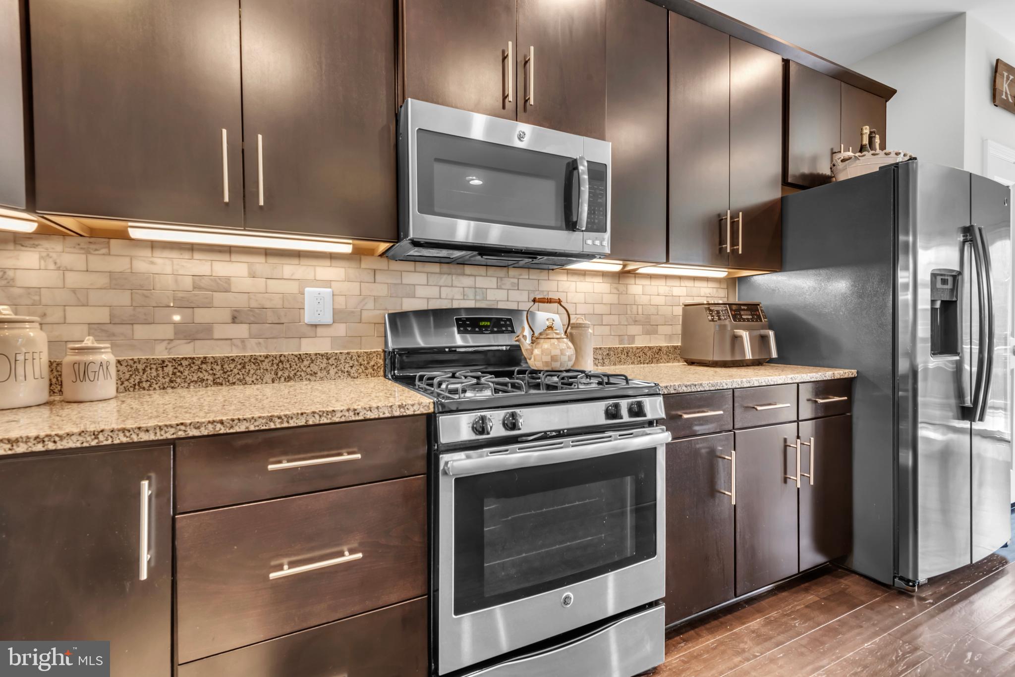 CREEKSIDE VILLAGE - Residential