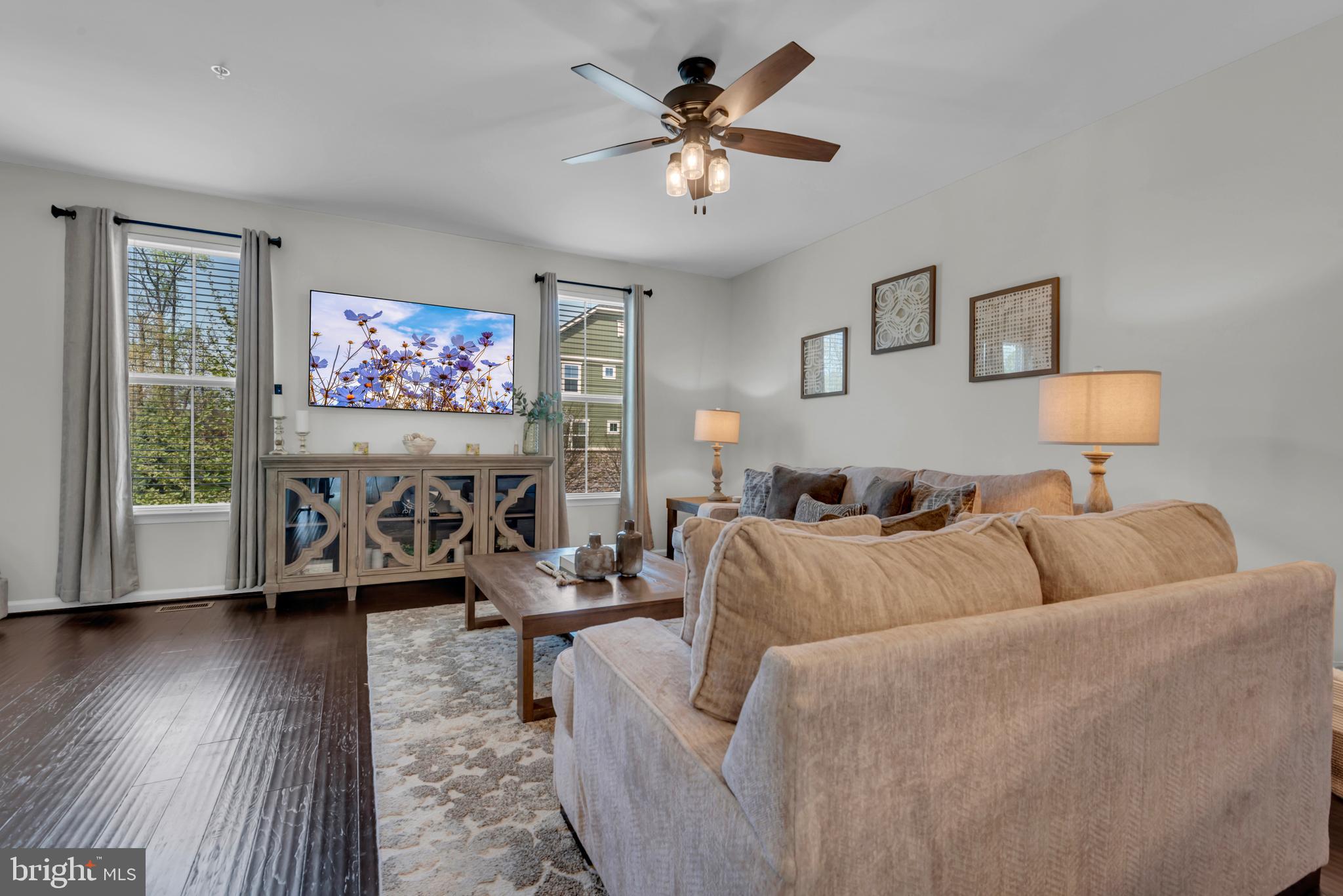 CREEKSIDE VILLAGE - Residential