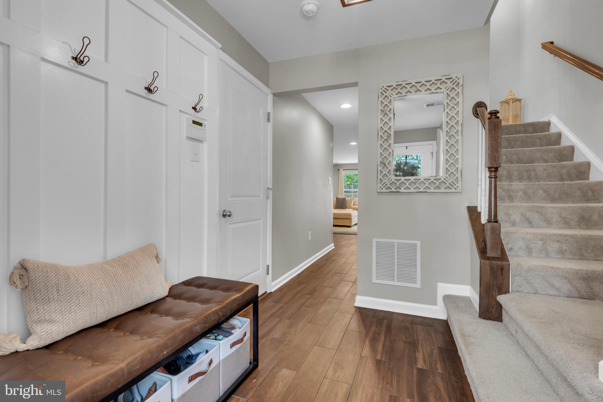 CREEKSIDE VILLAGE - Residential