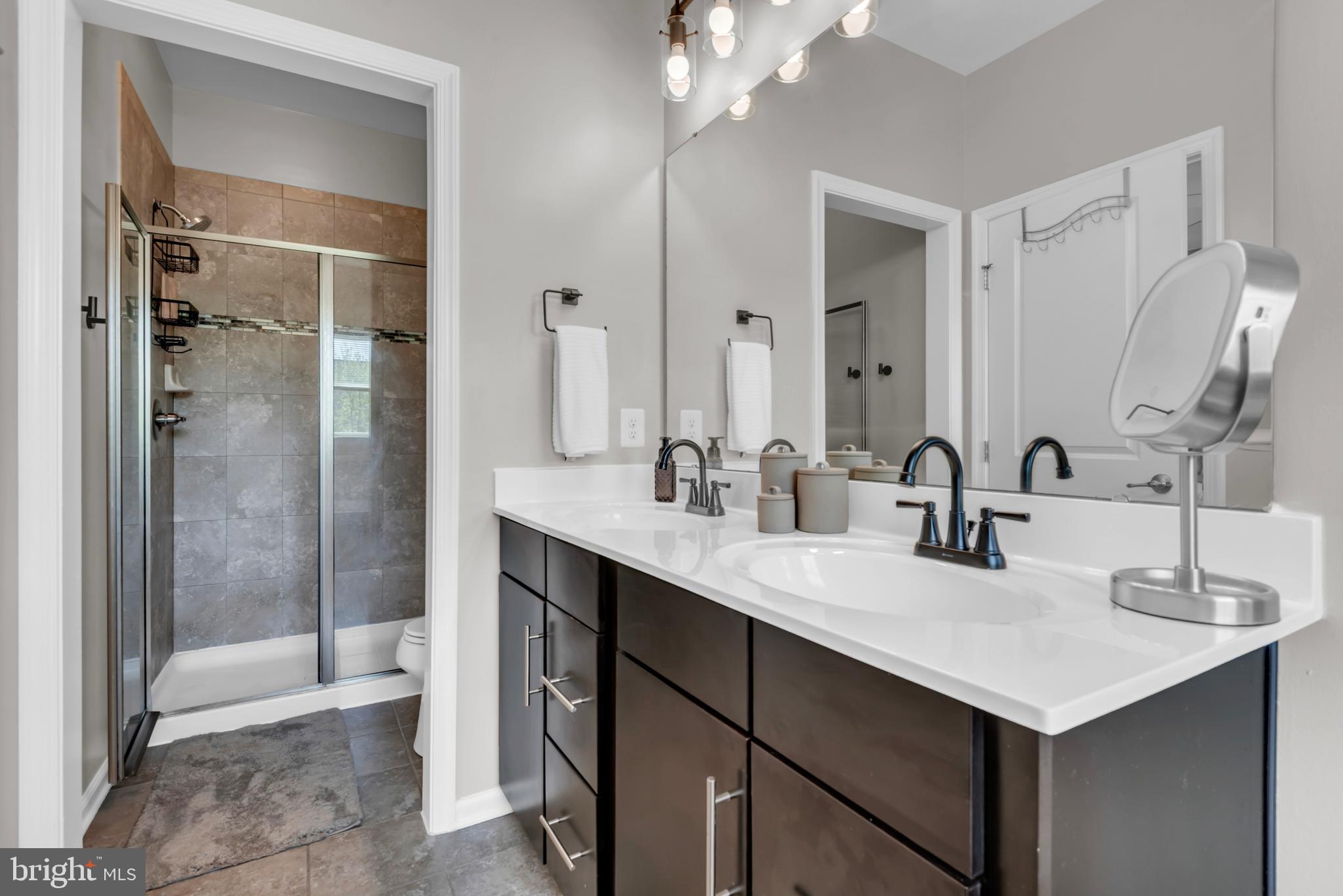 CREEKSIDE VILLAGE - Residential