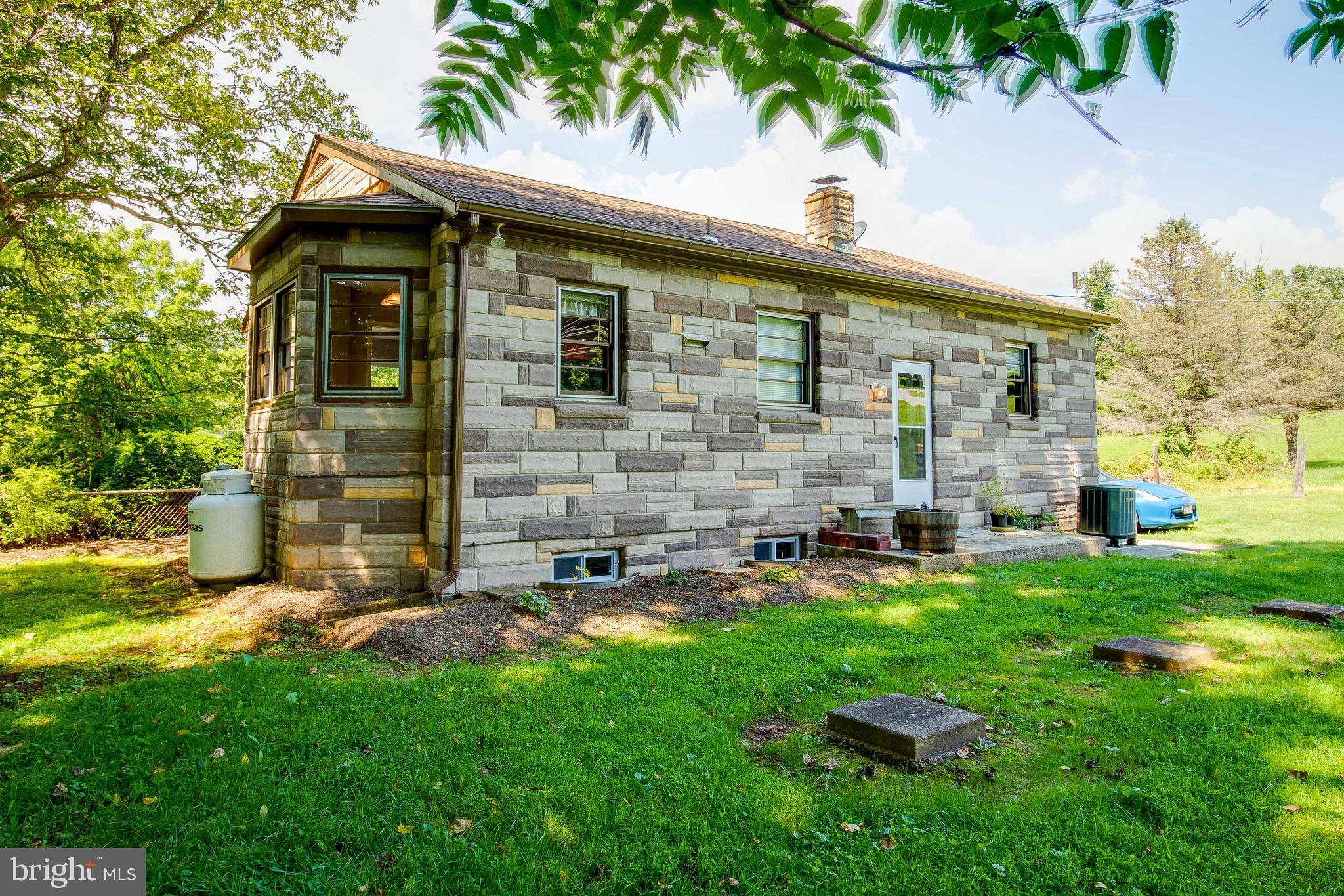 TAYLORSTOWN - Residential