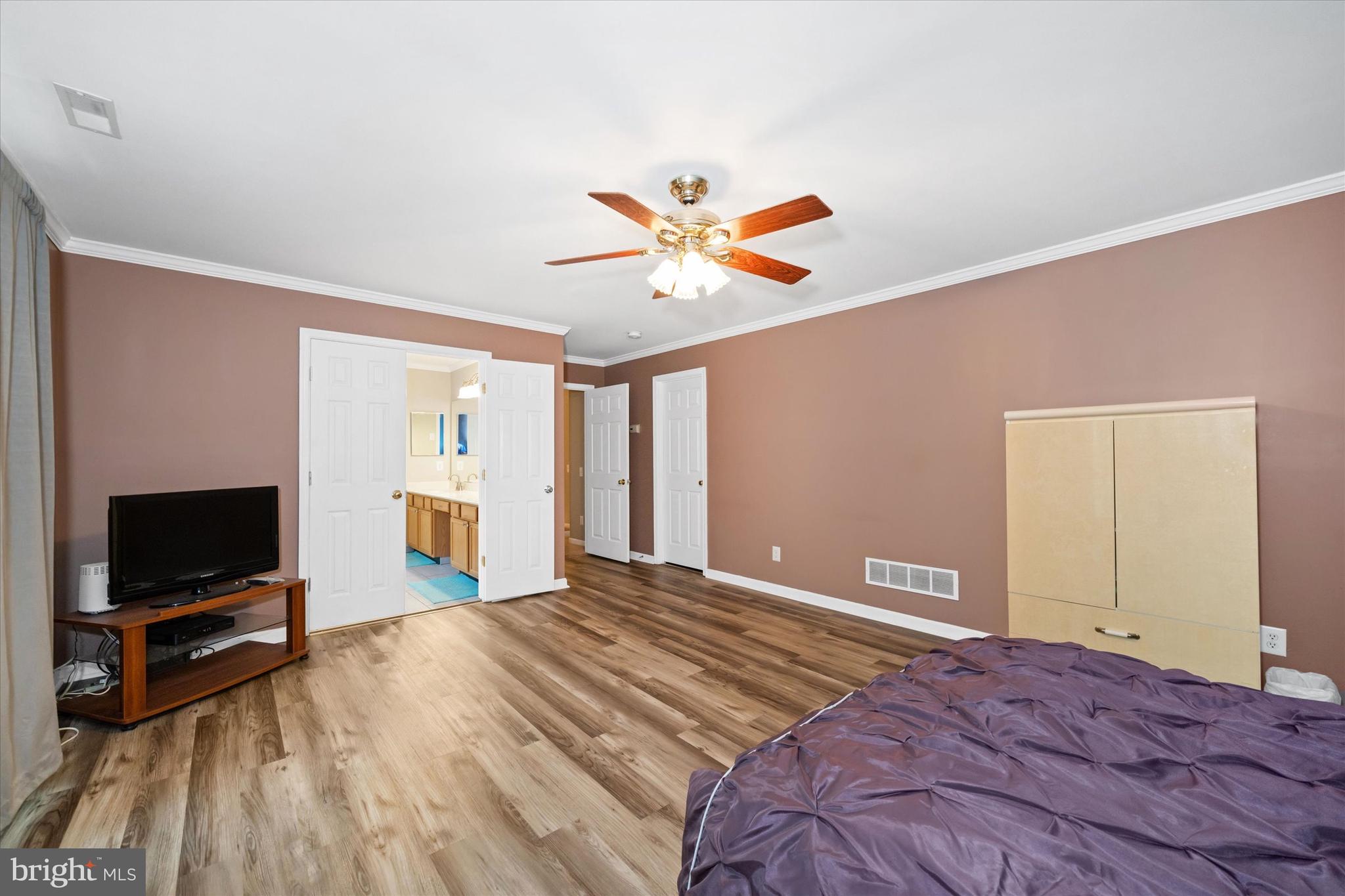 CRICKLEWOOD - Residential
