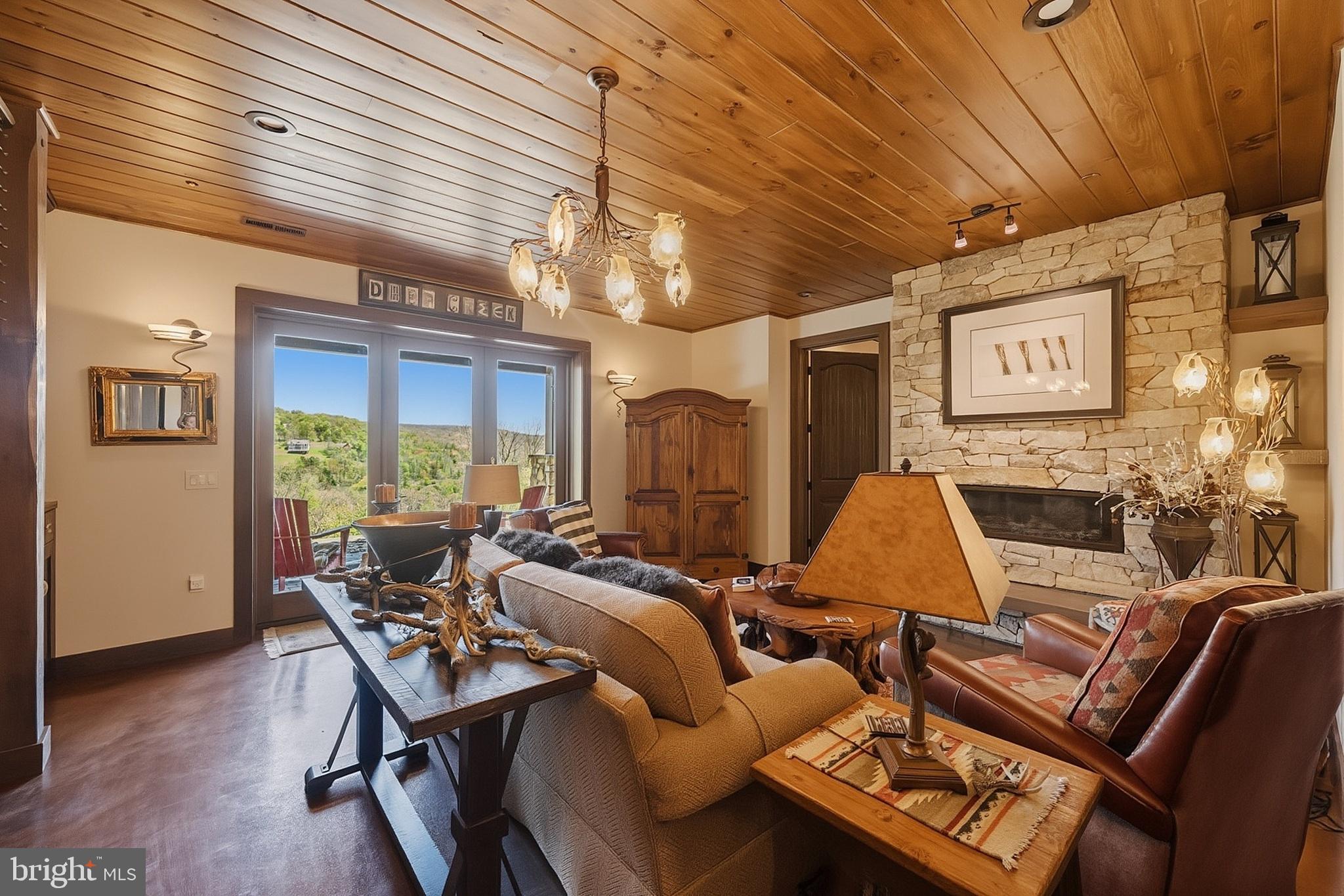WATERSIDE AT WISP - Residential