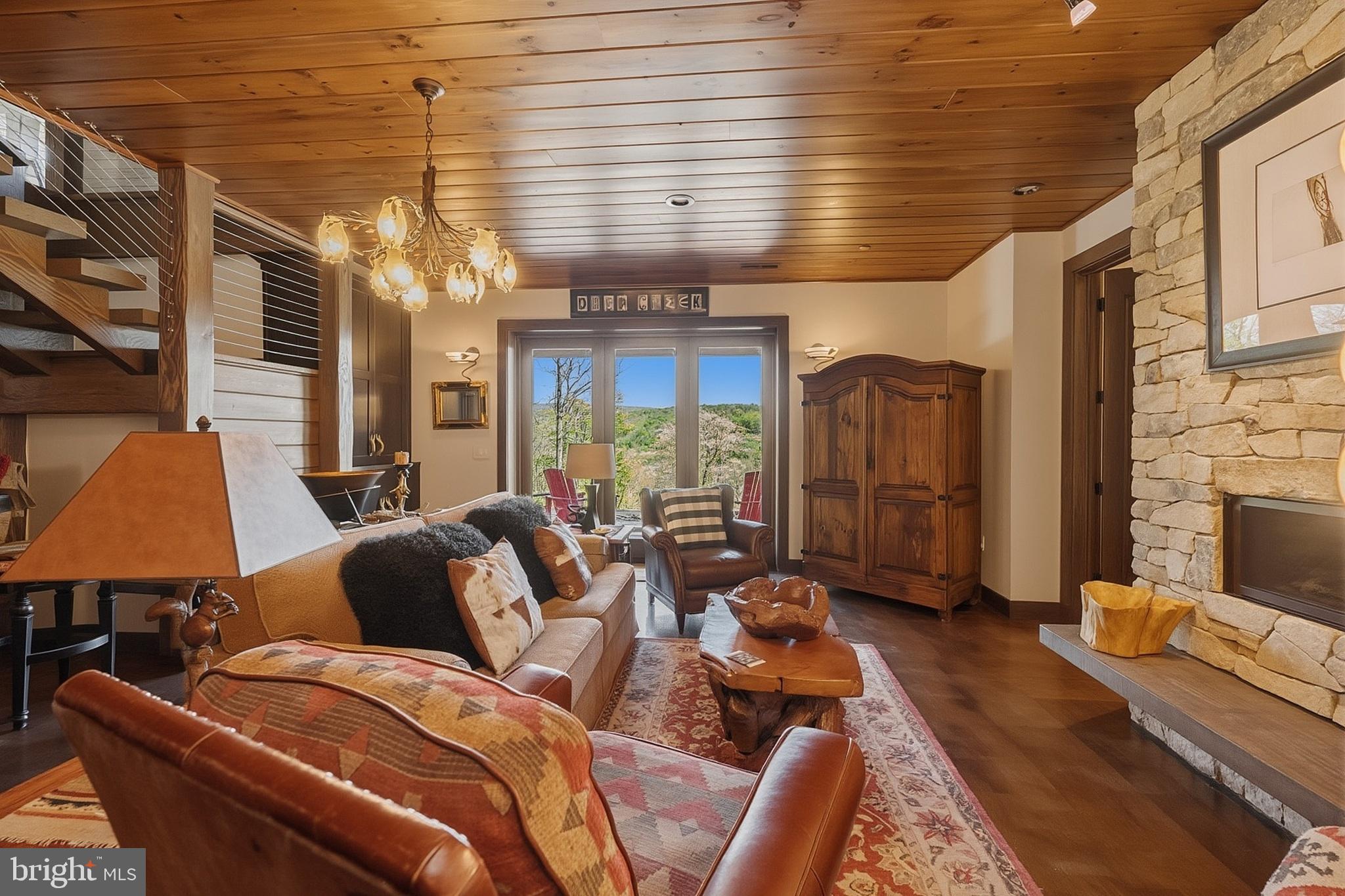 WATERSIDE AT WISP - Residential