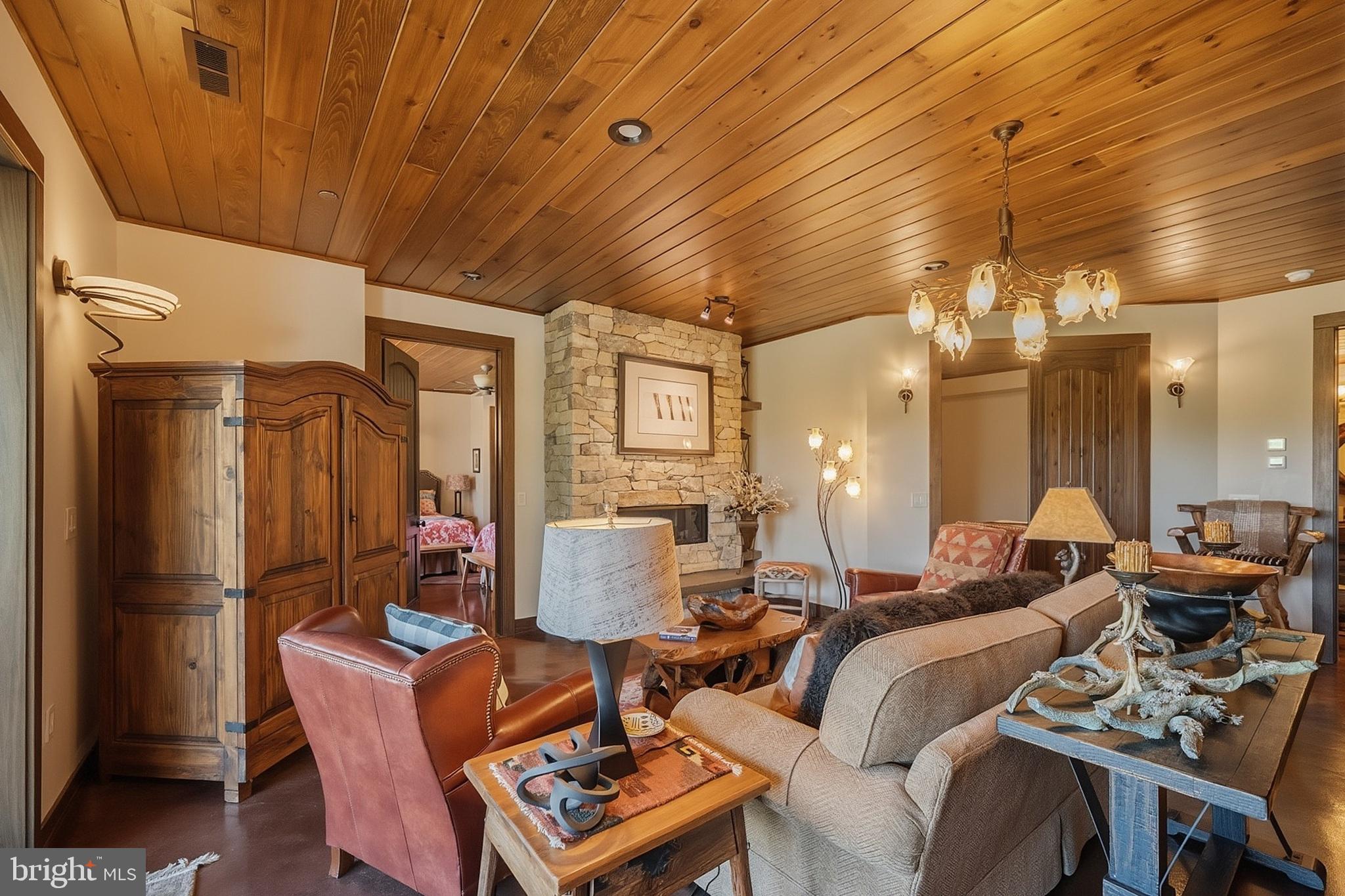 WATERSIDE AT WISP - Residential