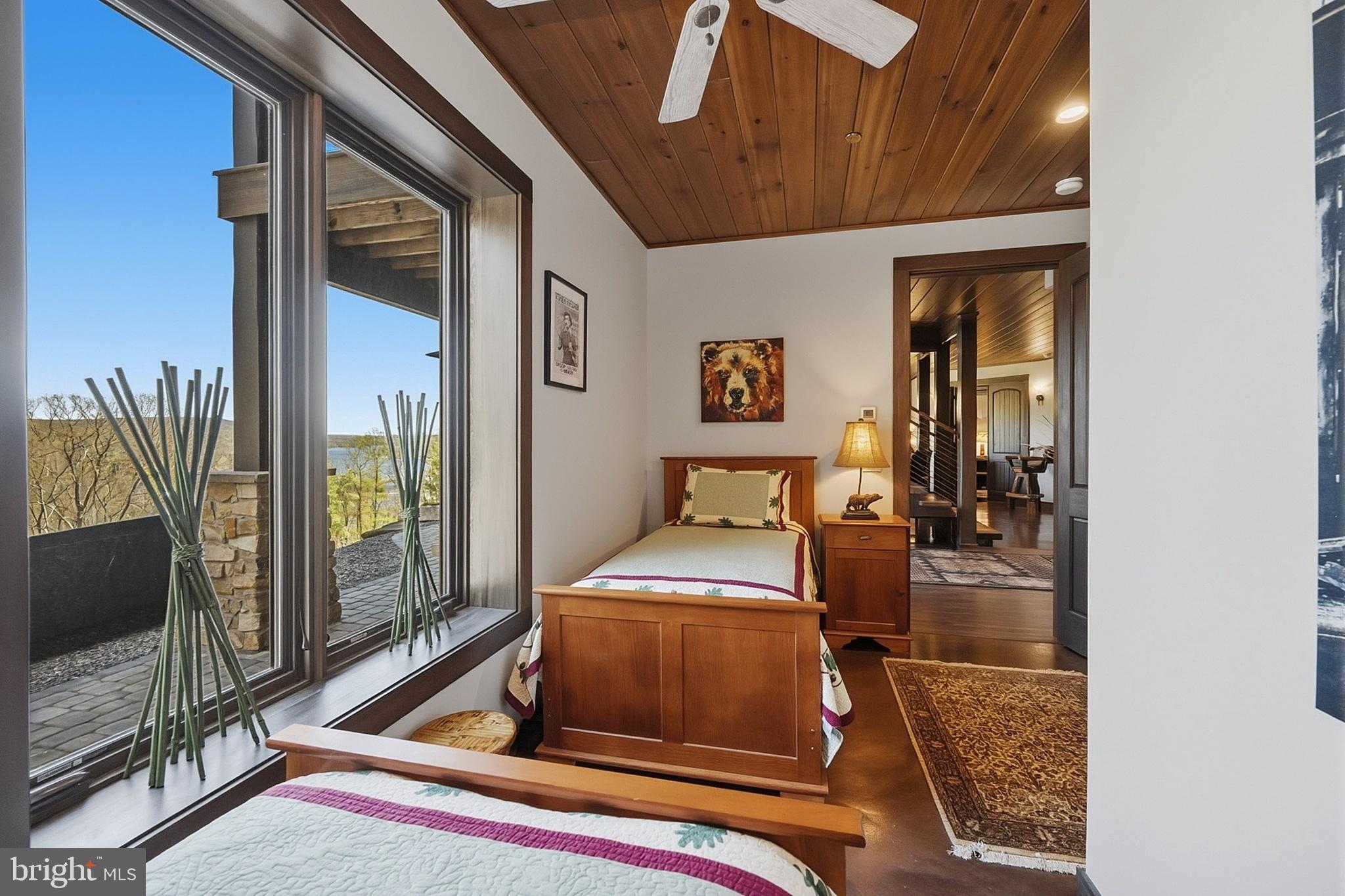WATERSIDE AT WISP - Residential
