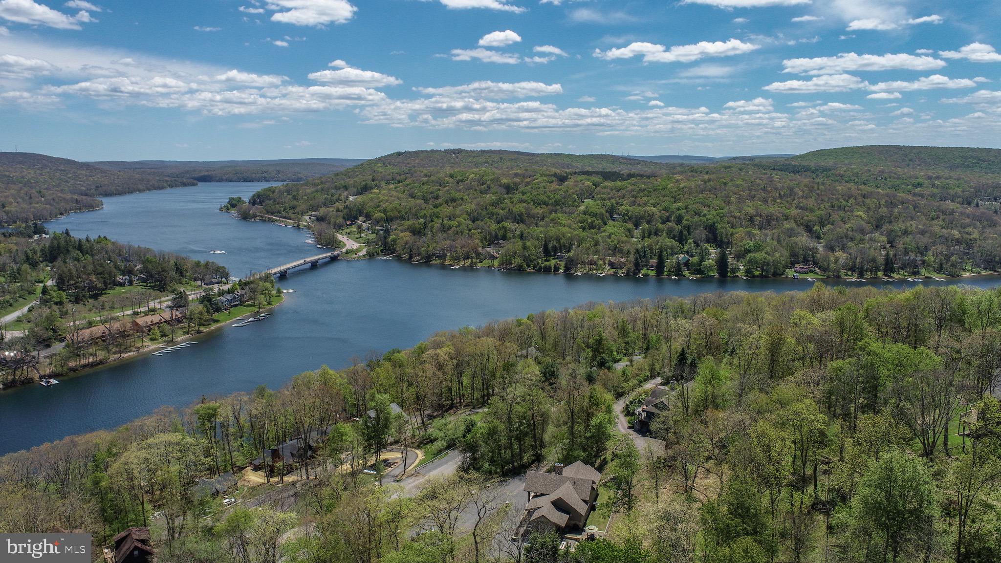 WATERSIDE AT WISP - Residential