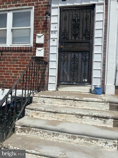 Great investment property in Holmesburg. New updated duplex apartments are in good condition,  Wood floor ,Separated central air conditioner. Both units have access to the basement that each w/ laundry facilities (2 washers and 2 dryers) are as is condition,  and also designates area with lock--for storing personal belongings. Currently both units are all empty, You can rent both or rent one and live another unit.
