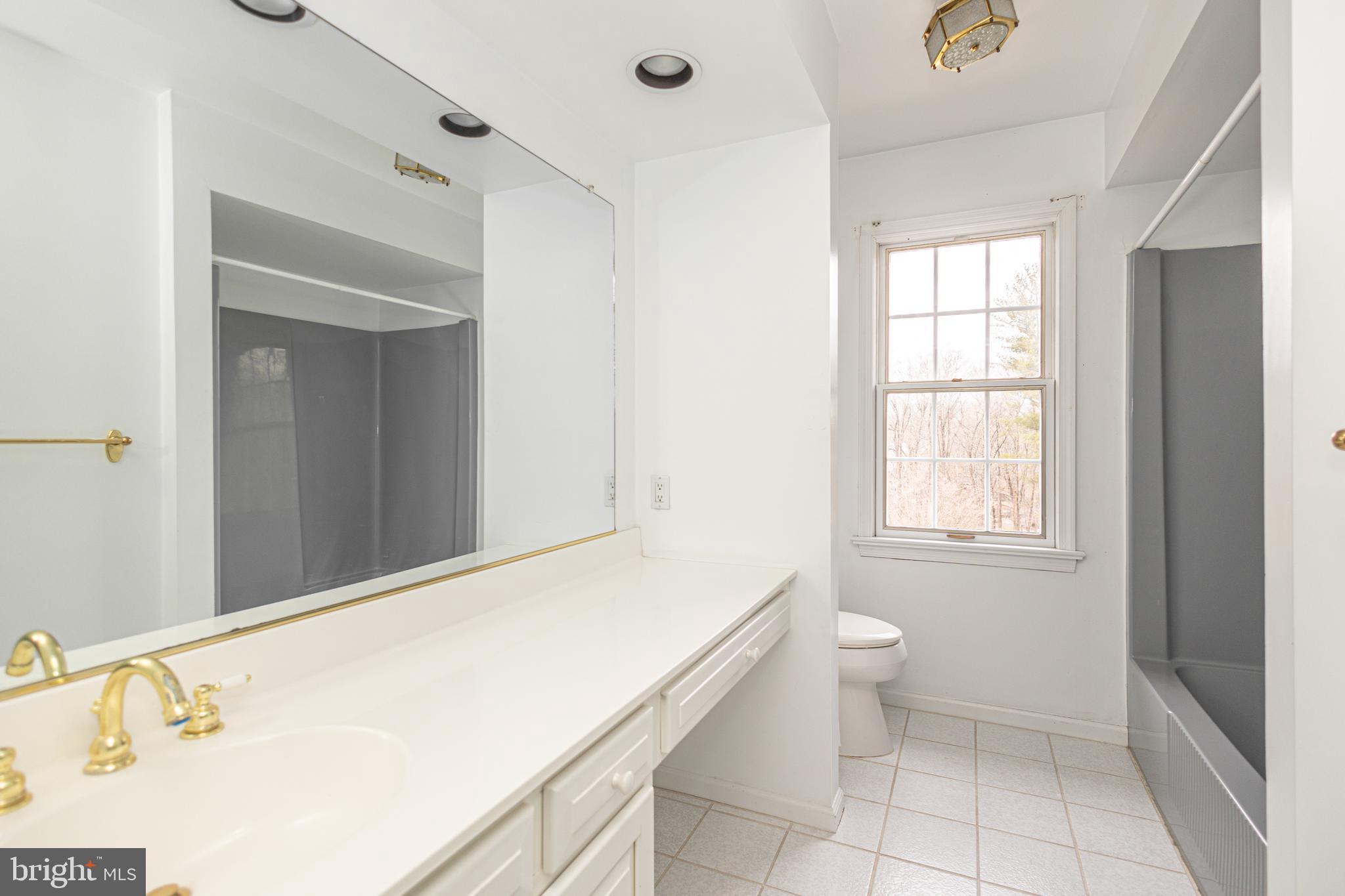 WASHINGTON MDWS - Residential