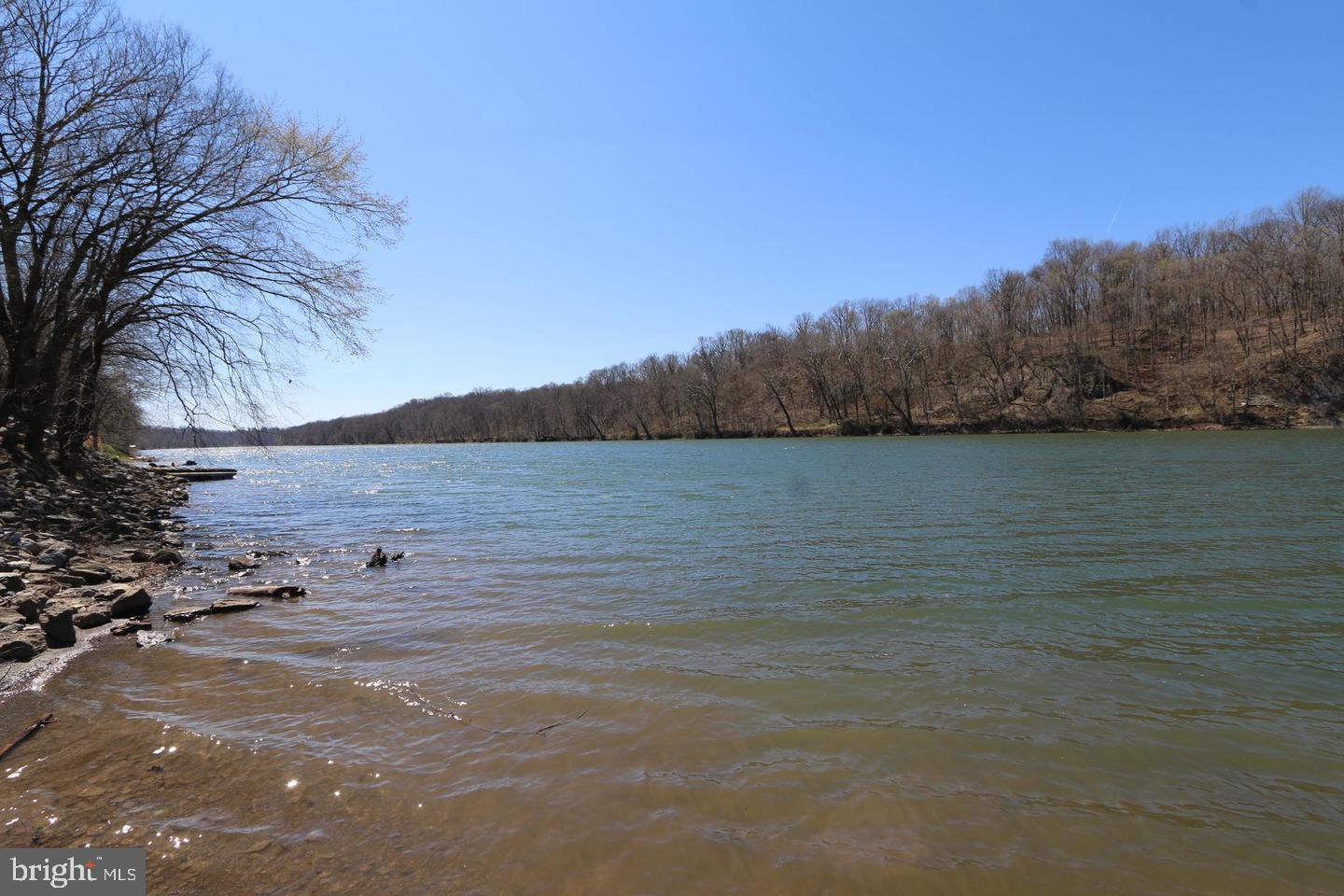 RIVER BEND - Land