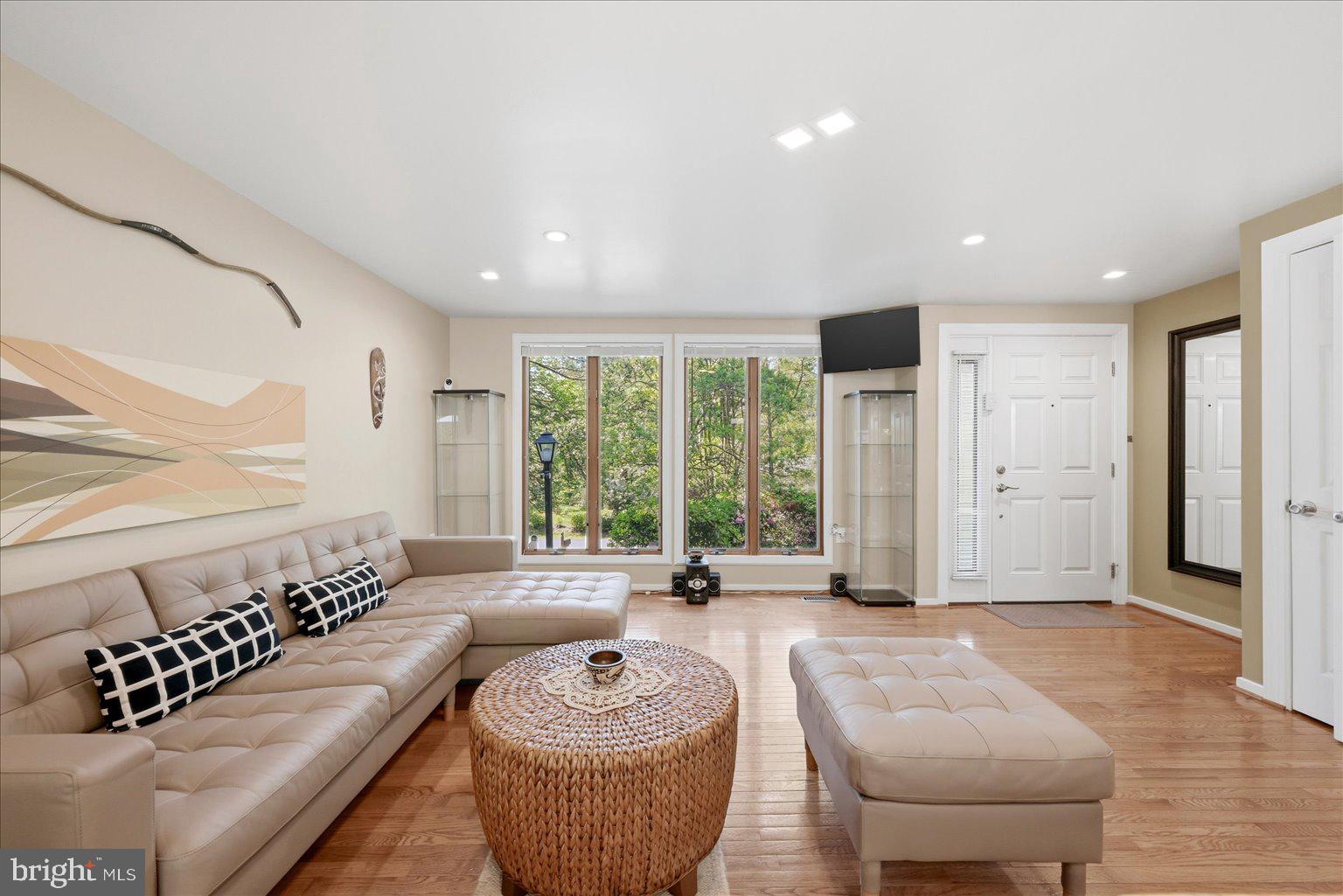 RESTON - Residential